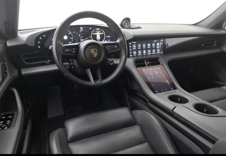 Porsche Taycan 4S - photo 8