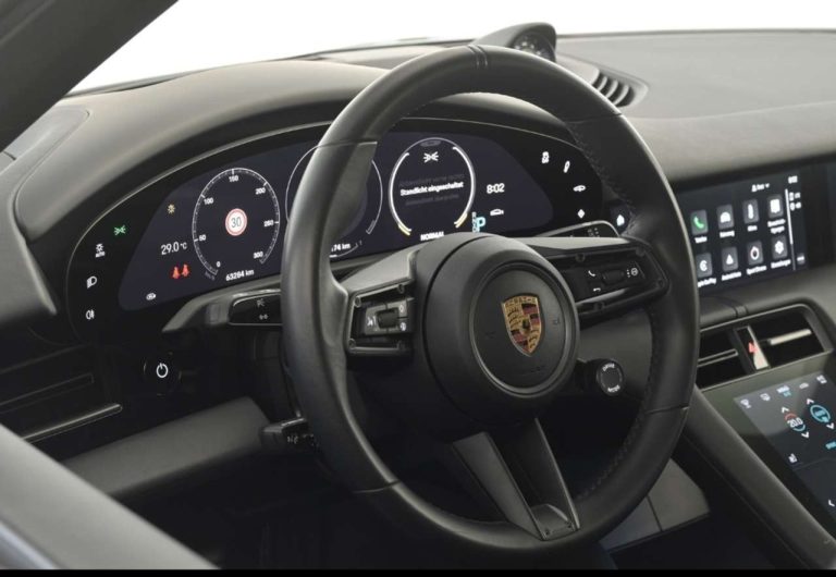 Porsche Taycan 4S - photo 9