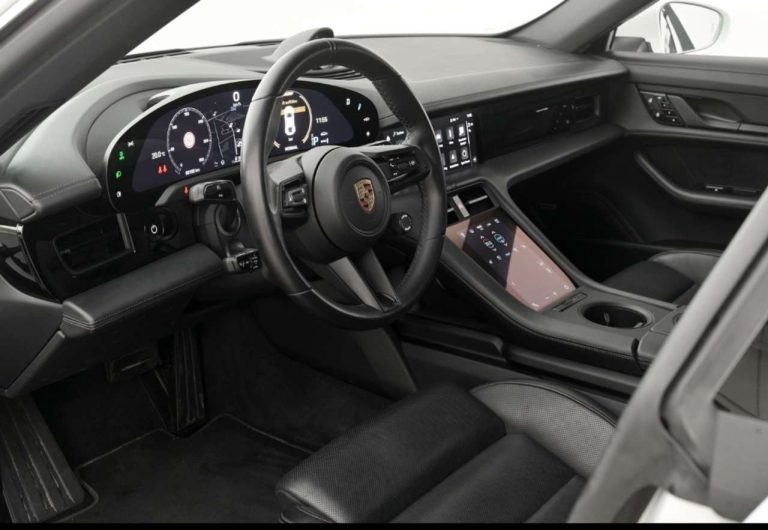 Porsche Taycan 4S - photo 9