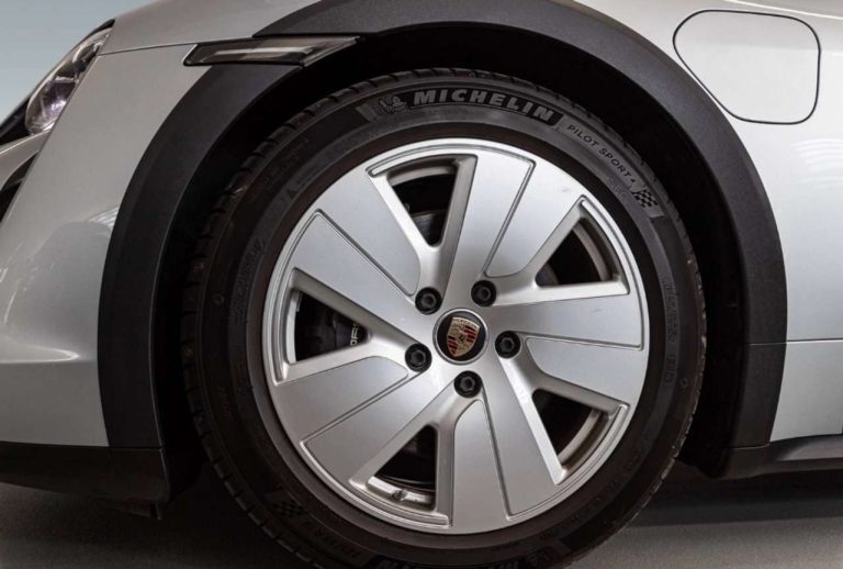 Porsche Taycan 4 Cross Turismo - photo 10