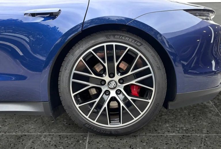 Porsche Taycan 4S - photo 10