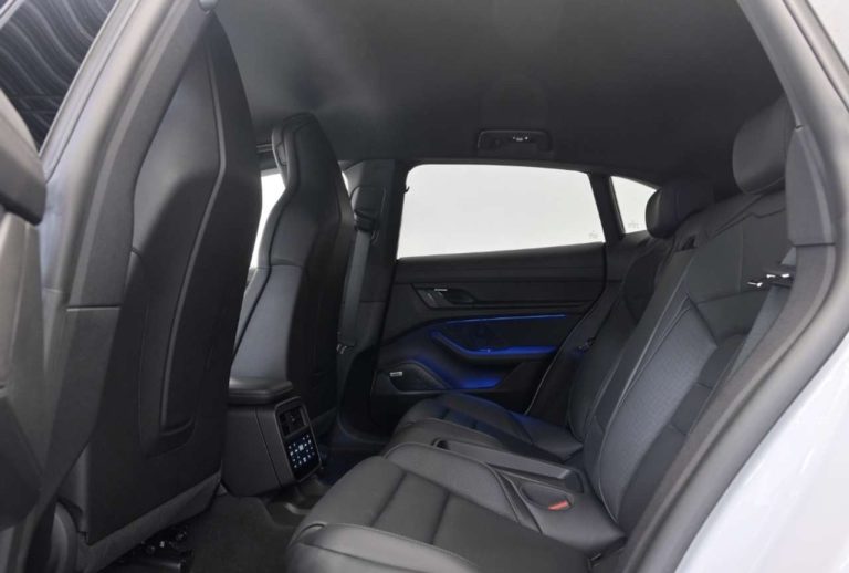 Porsche Taycan 4 Cross Turismo - photo 12