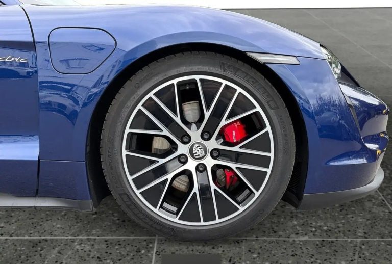 Porsche Taycan 4S - photo 12