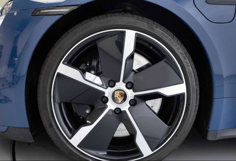 Porsche Taycan Turbo - photo 14