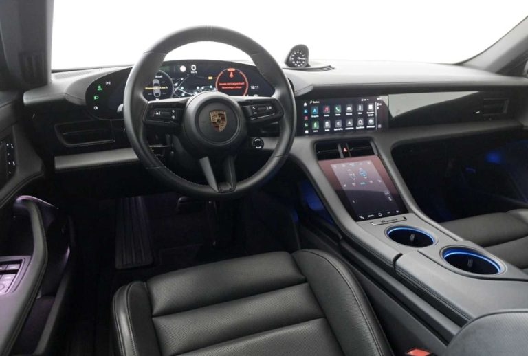 Porsche Taycan 4 Cross Turismo - photo 8