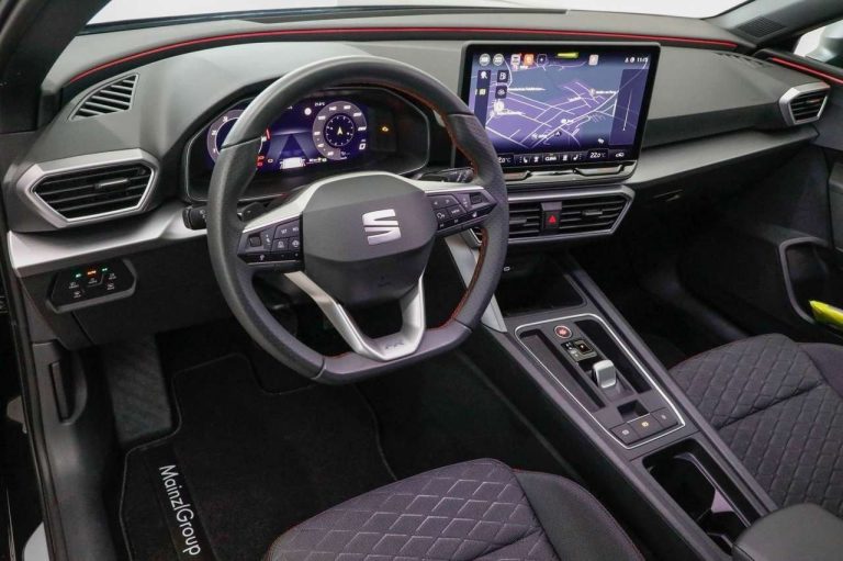 Seat Leon Sportstourer 2.0 TDI DSG FR - photo 6