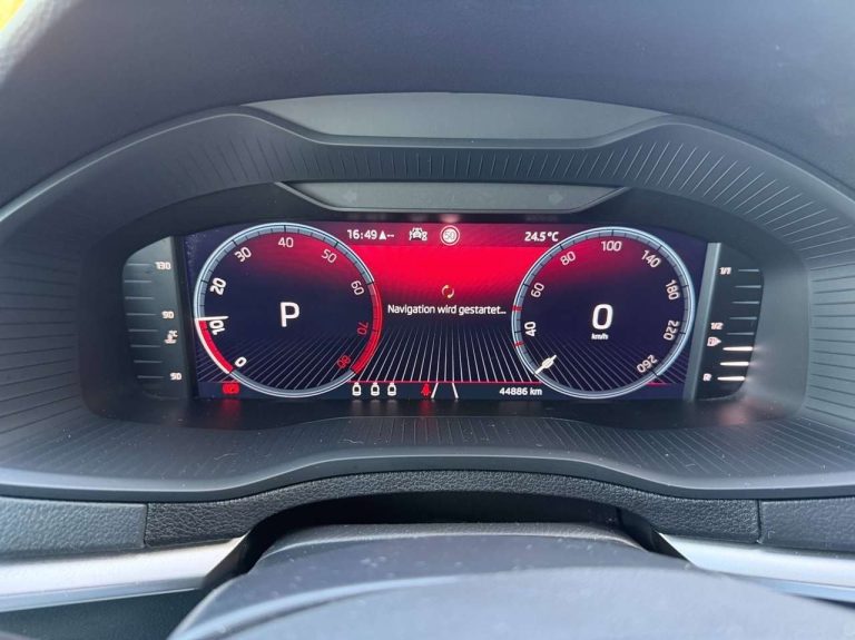 Skoda Karoq 1.5 TSI DSG Tour - photo 16