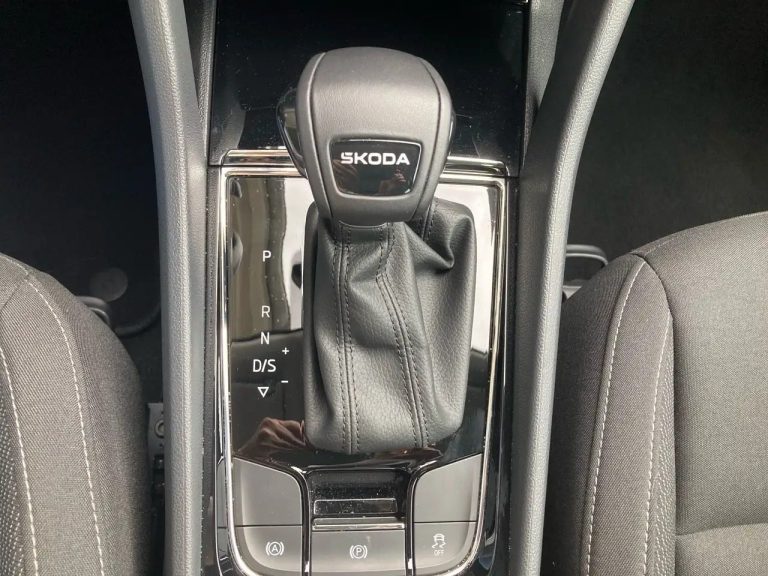 Skoda Karoq Selection 2.0 TDI DSG - photo 14