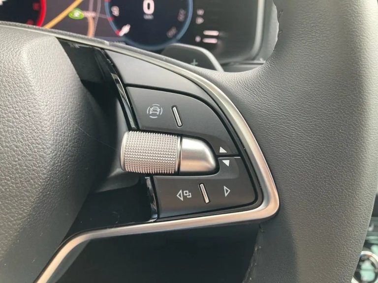 Skoda Karoq Selection 2.0 TDI DSG - photo 17