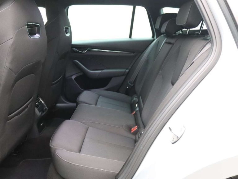 Skoda Octavia Combi Sportline 2.0 TDI DSG - photo 10