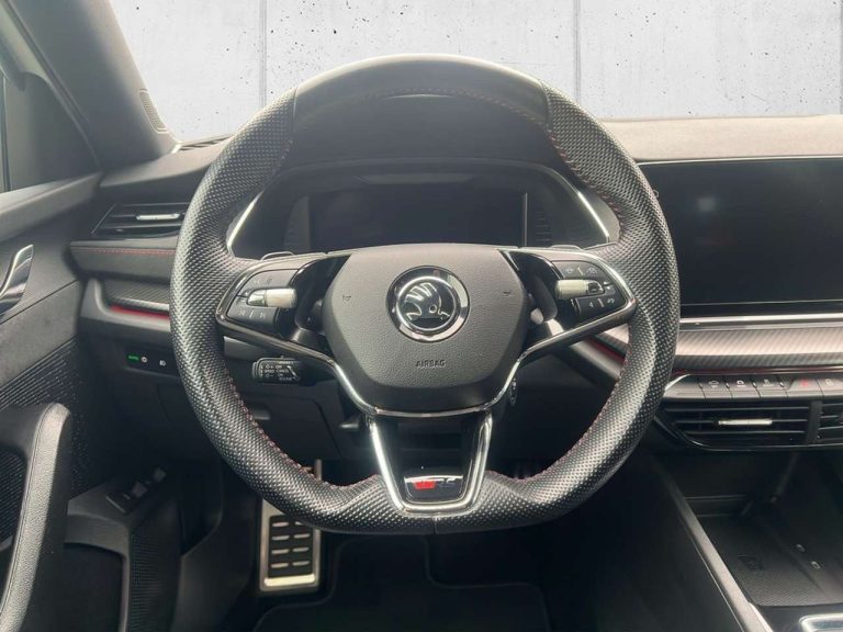 Skoda Octavia Combi RS 1.4 TSI iV - photo 11