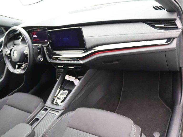 Skoda Octavia Combi Sportline 2.0 TDI DSG - photo 6