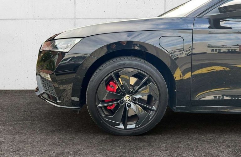 Skoda Octavia Combi 1.4 TSI iV RS - photo 8