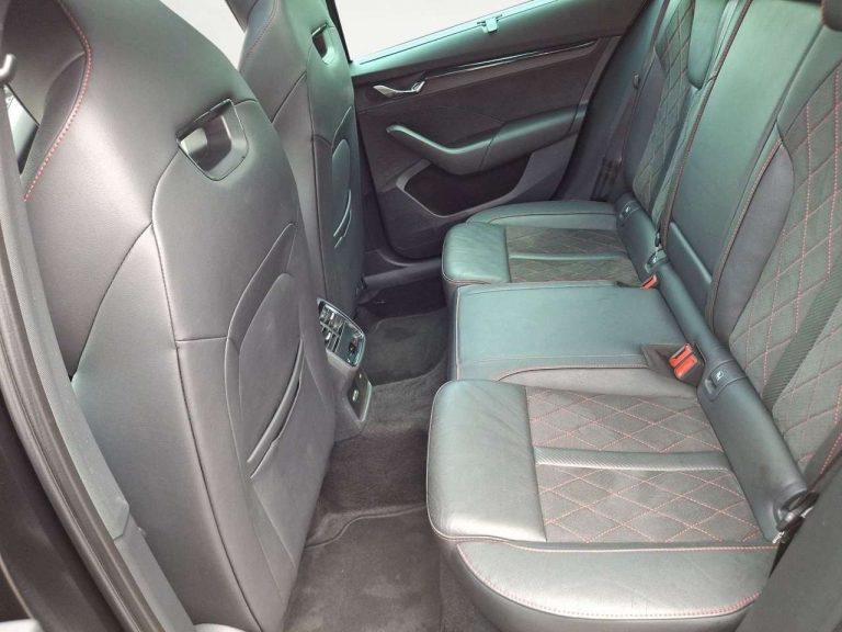 Skoda Octavia Combi RS 1.4 TSI iV DSG - photo 9