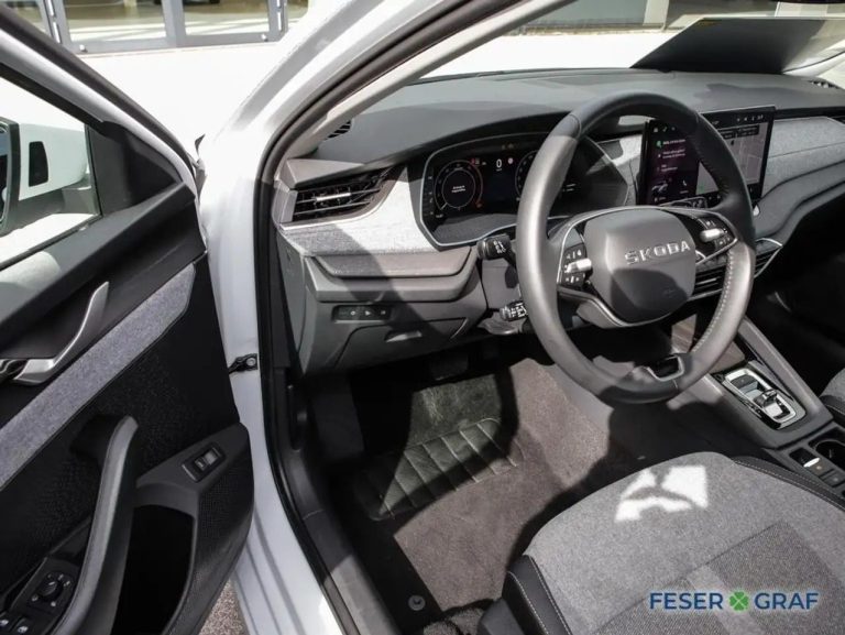 Skoda Octavia Combi 2.0 TDI Tour DSG - photo 10