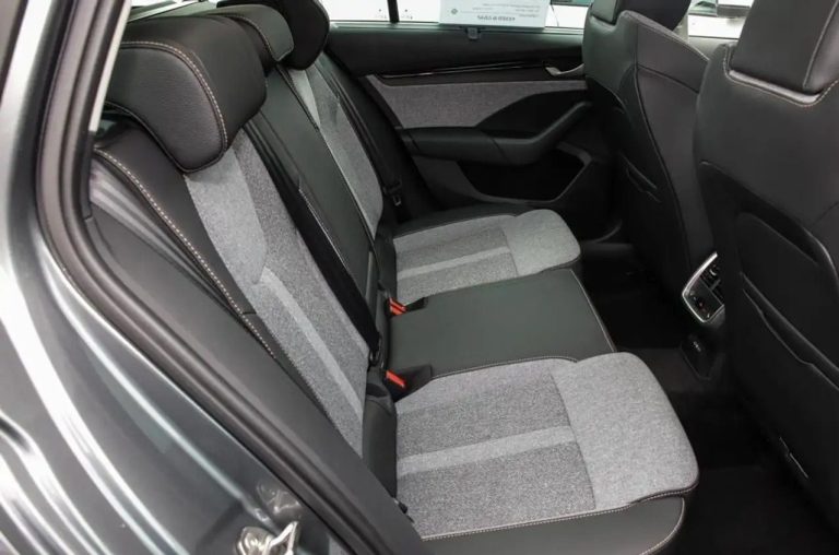 Skoda Octavia Combi 2.0 TDI Tour DSG - photo 6