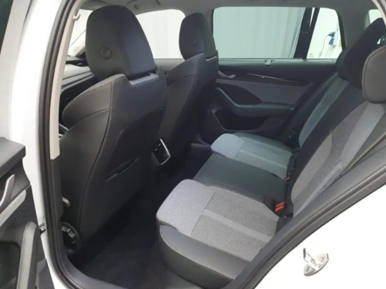 Skoda Octavia Combi 2.0 TDI DSG Selection - photo 8