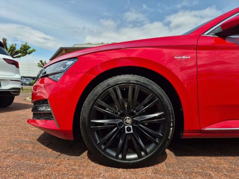 Skoda Superb Combi 2.0 TDI 4×4 DSG Laurin & Klement - photo 11