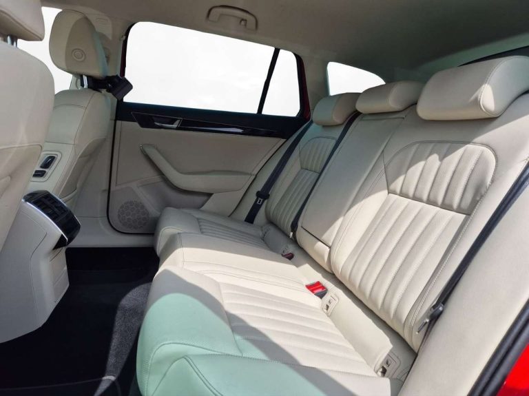Skoda Superb Combi 2.0 TDI 4×4 DSG Laurin & Klement - photo 9