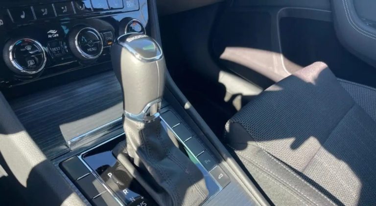 Skoda Superb Combi Style 2.0 TDI DSG - photo 17