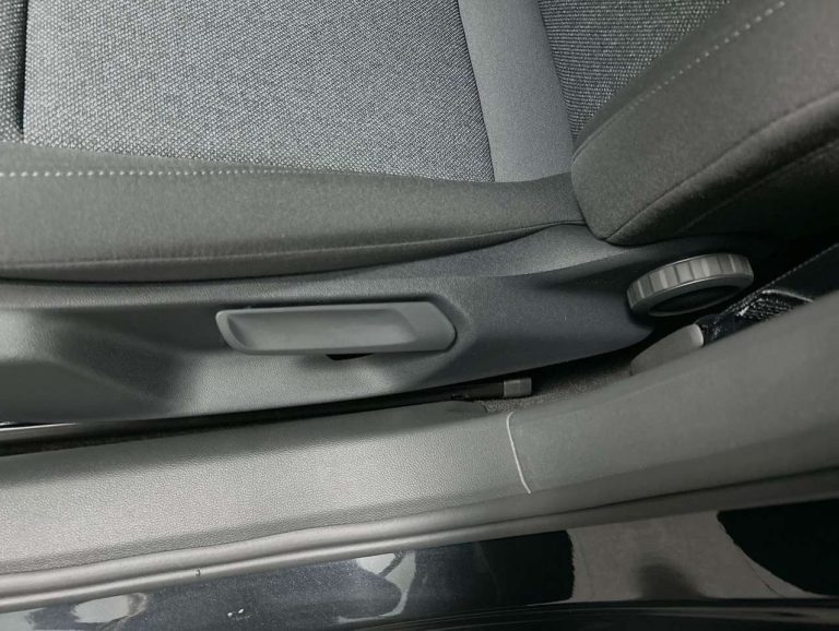 Skoda Superb Combi 2.0 TDI DSG Essence - photo 10