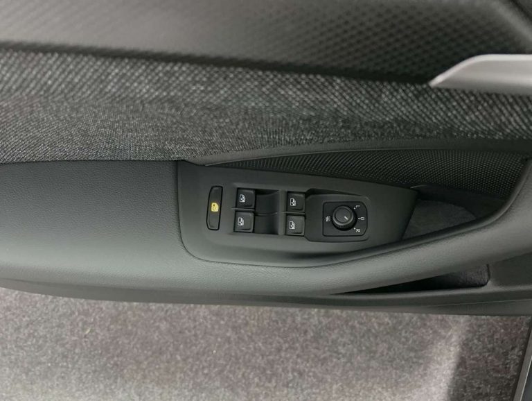 Skoda Superb Combi 2.0 TDI DSG Essence - photo 11