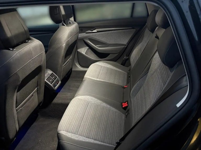 Skoda Superb Combi 2.0 TDI DSG Selection - photo 12