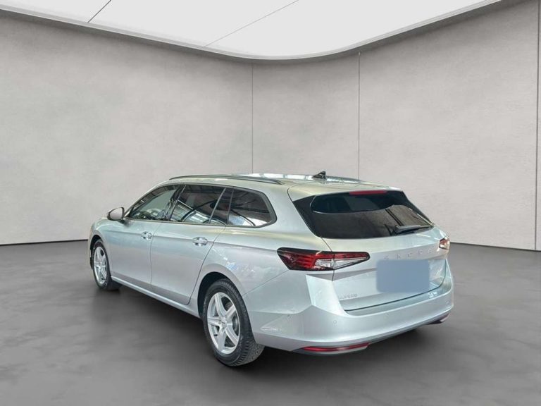Skoda Superb Combi 2.0 TDI DSG Selection - photo 2