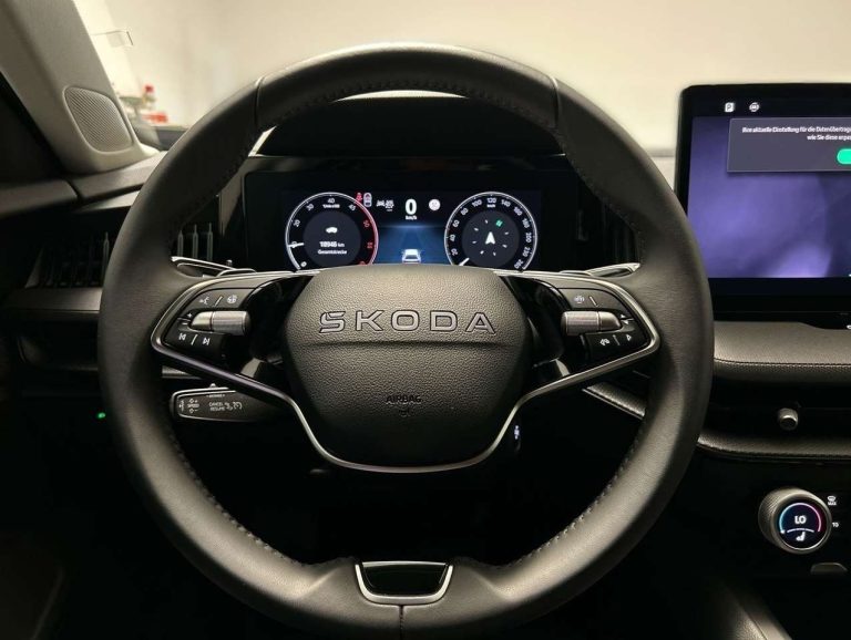 Skoda Superb Combi 2.0 TDI DSG Essence - photo 6