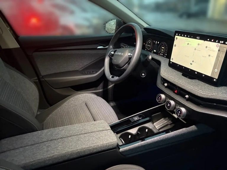 Skoda Superb Combi 2.0 TDI DSG Selection - photo 7