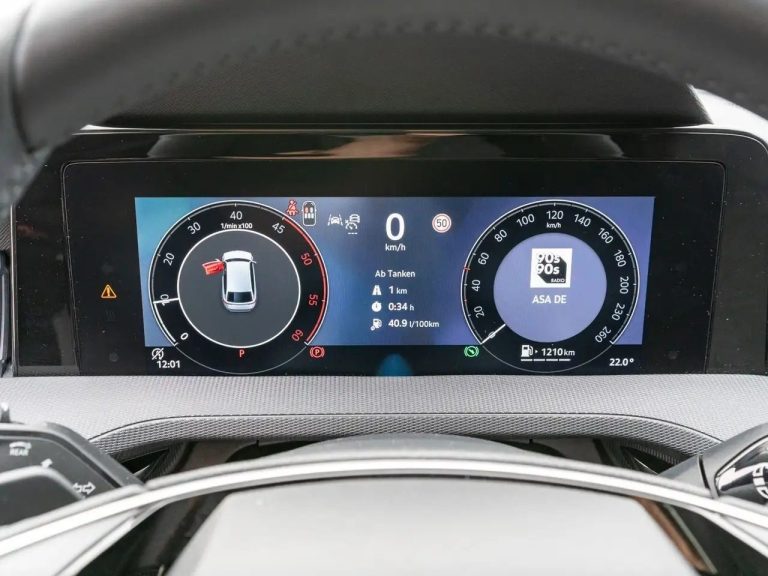 Skoda Superb Combi 2.0 TDI DSG - photo 14