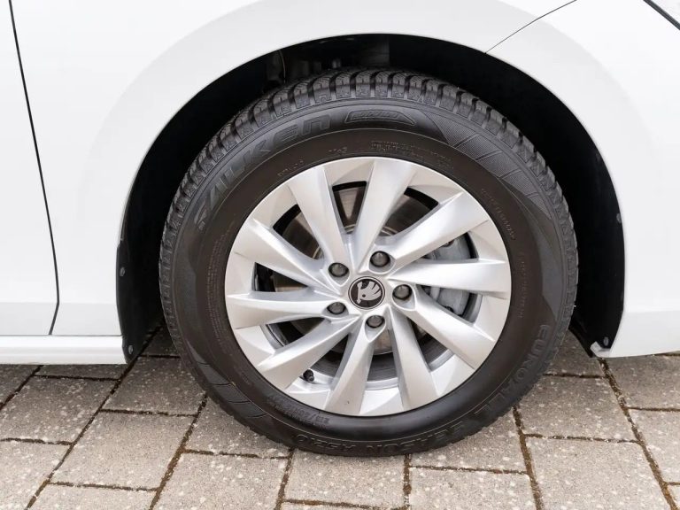 Skoda Superb Combi 2.0 TDI DSG - photo 9