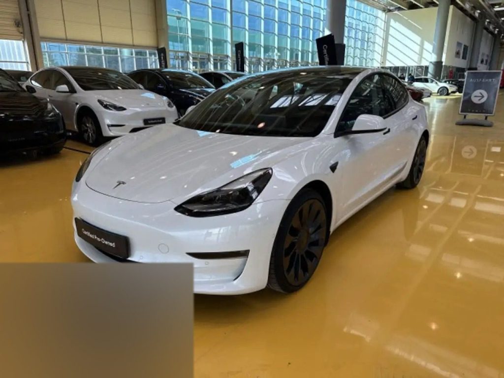 Tesla Model 3 Performance