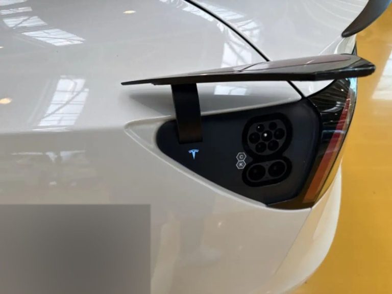 Tesla Model 3 Performance - photo 18