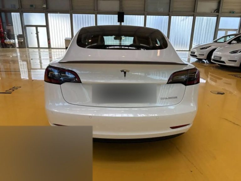 Tesla Model 3 Performance - photo 5