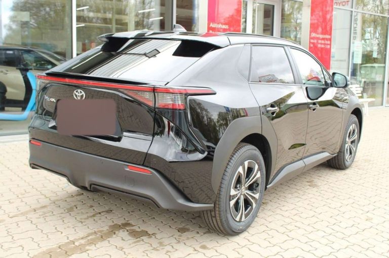Toyota bZ4X FWD - photo 2
