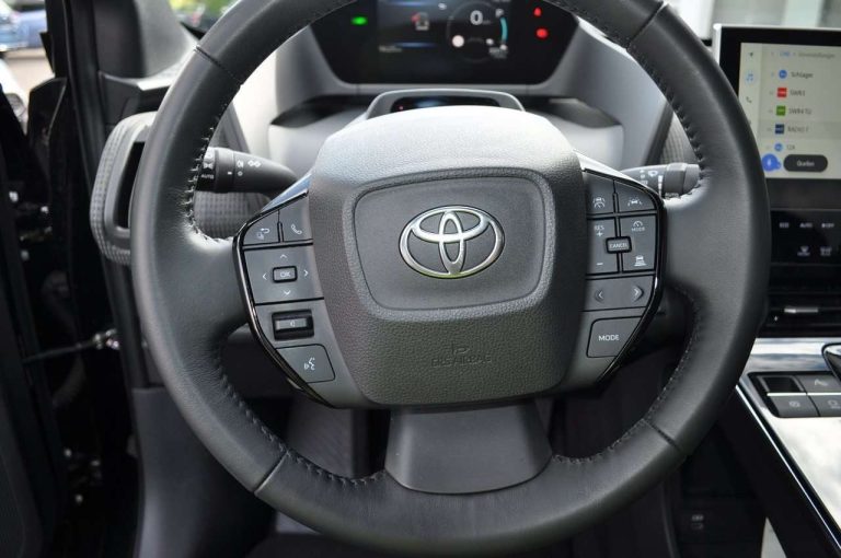 Toyota bZ4X FWD Comfort - photo 8