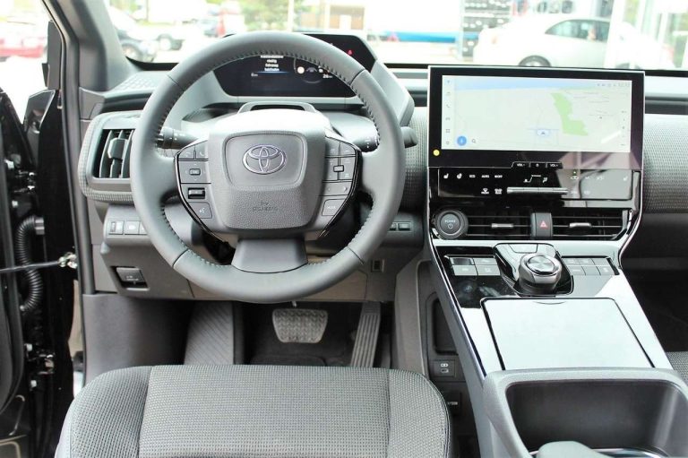 Toyota bZ4X FWD - photo 9