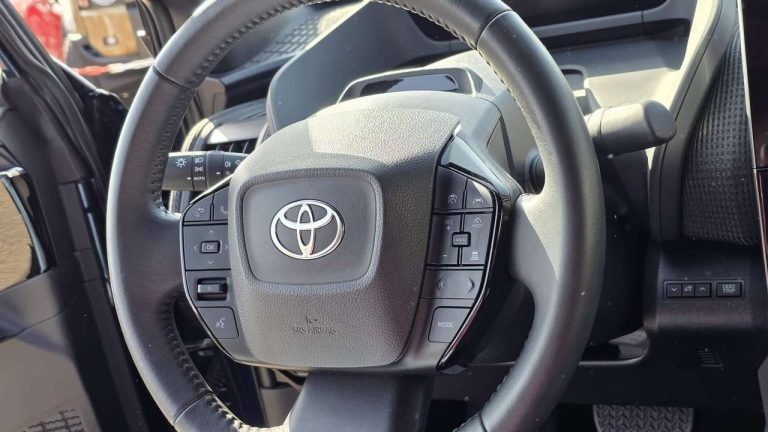 Toyota bZ4X FWD - photo 9