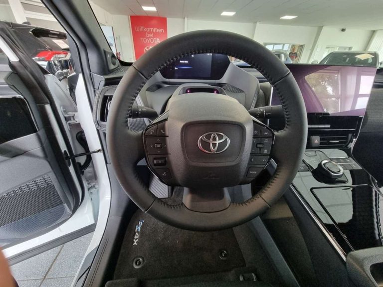 Toyota bZ4X FWD - photo 7