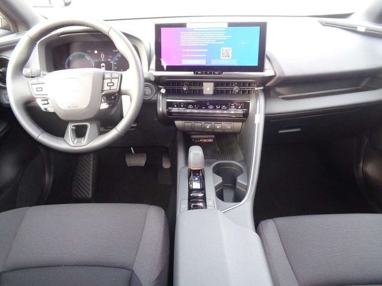 Toyota C-HR 1.8 Hybrid Team Deutschland - photo 12