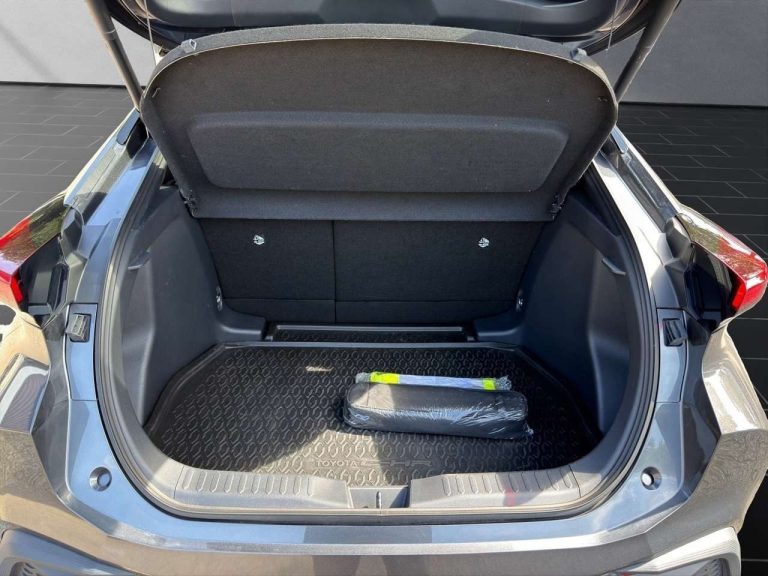 Toyota C-HR 1.8 Hybrid Team Deutschland - photo 12