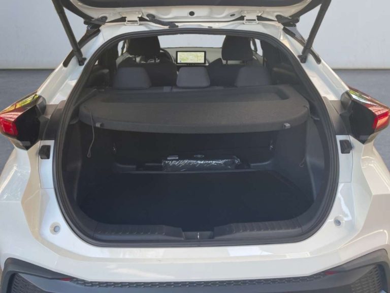 Toyota C-HR 1.8 Hybrid Team Deutschland - photo 13