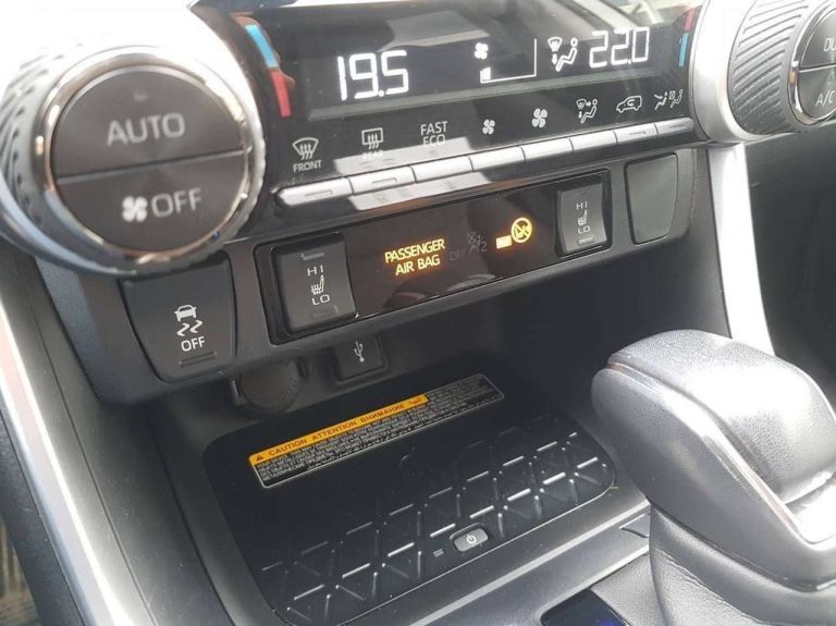 Toyota RAV4 2.5 Hybrid Team Deutschland - photo 13
