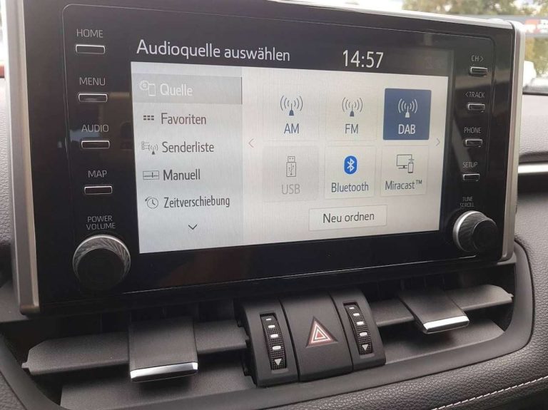 Toyota RAV4 2.5 Hybrid Team Deutschland - photo 11
