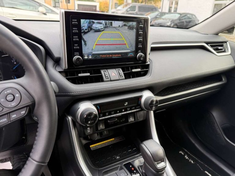 Toyota RAV4 2.5 Hybrid Team Deutschland - photo 8