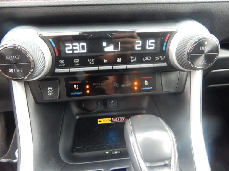 Toyota RAV4 2.5 Plug-in Hybrid 4×4 - photo 13