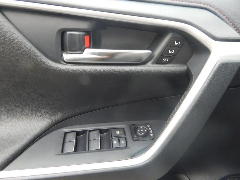 Toyota RAV4 2.5 Plug-in Hybrid 4×4 - photo 18