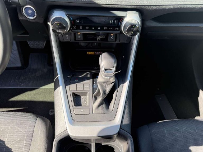 Toyota RAV4 2.5 Hybrid 4×2 Team Deutschland - photo 6
