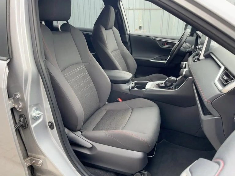 Toyota RAV4 2.5 Plug-in Hybrid 4×4 - photo 8